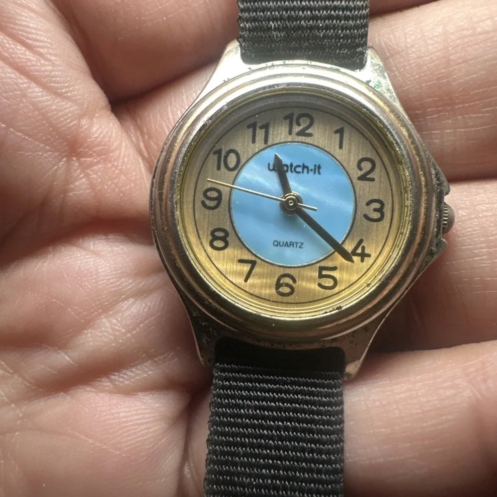 Working VTG Ladies Watch-It Silver Gold Tone Blue Gold Dial Analog Watch 27mm 7